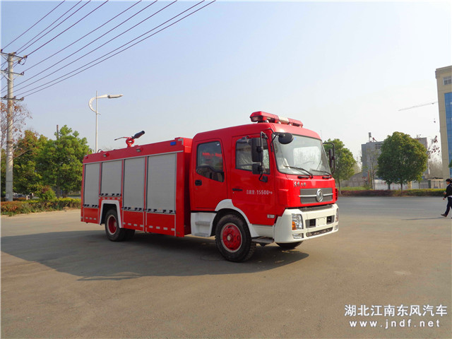东风天锦水罐消防车（7吨）