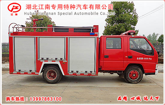 江铃2吨水罐消防车
