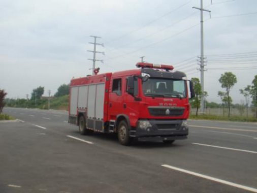 国五豪沃5吨水罐消防车