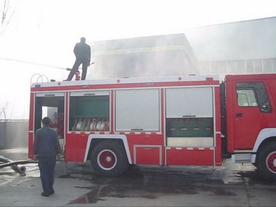 内蒙古某消防队来我厂视察采购豪沃消防车 - 消防车 - 江南消防车厂