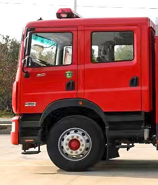 东风多利卡8.2吨水罐消防车